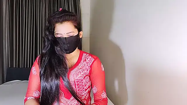 YourLovelyQueen online show from 03.20.25