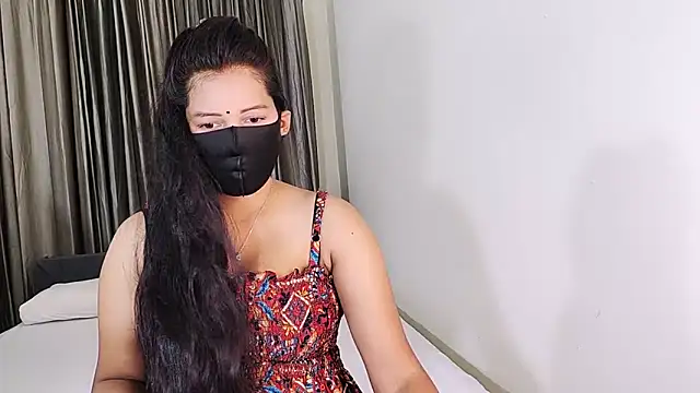 YourLovelyQueen online show from 06.20.26