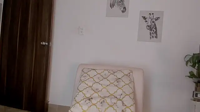 Hanna Risso online show from 10.15.25