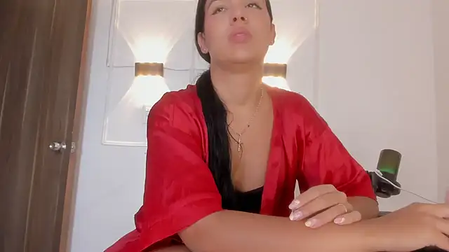 Snapshot of Hanna_Risso chatting on 05.22.26 Hanna Risso online show from 05.22.26