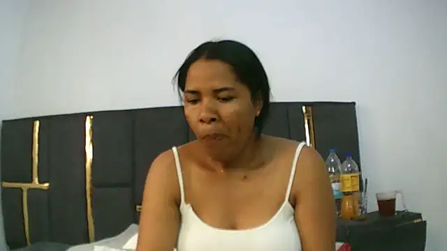 Snapshot of aleixane chatting on 09.22.25 aleixane online show from 09.22.25