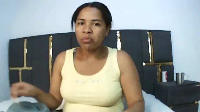 Snapshot of aleixane chatting on 10.02.25 aleixane online show from 10.02.25