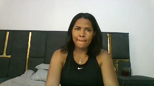 Snapshot of aleixane chatting on 10.26.25 aleixane online show from 10.26.25