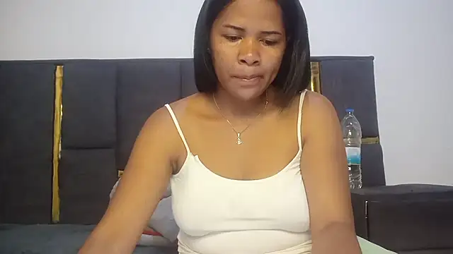 Snapshot of aleixane chatting on 11.11.25 aleixane online show from 11.11.25