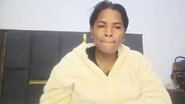 Snapshot of aleixane chatting on 06.22.26 aleixane online show from 06.22.26