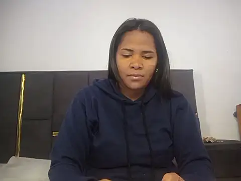 Snapshot of aleixane chatting on 07.21.26 aleixane online show from 07.21.26