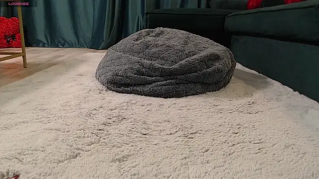 natasha-bigas online show from 11.22.25