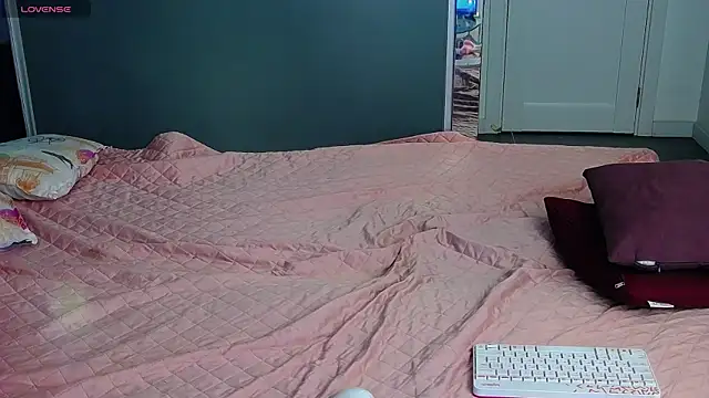 CindyJonson online show from 09.18.25