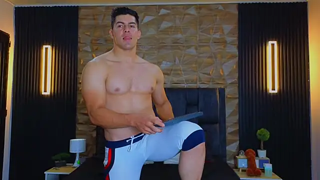 Snapshot of FelipeAndMarcello3 chatting on 02.06.25 FelipeAndMarcello3 online show from 02.06.25