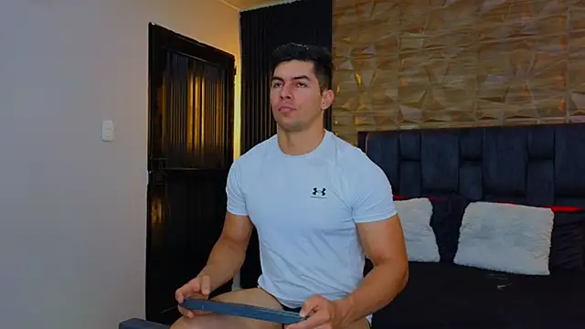 Snapshot of FelipeAndMarcello3 chatting on 02.12.25 FelipeAndMarcello3 online show from 02.12.25