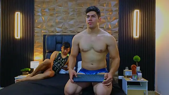 Snapshot of FelipeAndMarcello3 chatting on 02.13.25 FelipeAndMarcello3 online show from 02.13.25