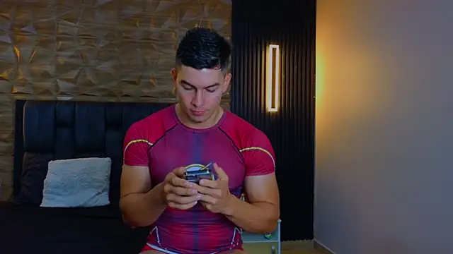 Snapshot of FelipeAndMarcello3 chatting on 02.20.25 FelipeAndMarcello3 online show from 02.20.25