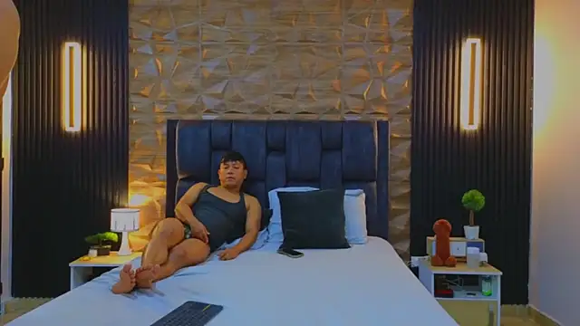 Snapshot of FelipeAndMarcello3 chatting on 03.04.25 FelipeAndMarcello3 online show from 03.04.25