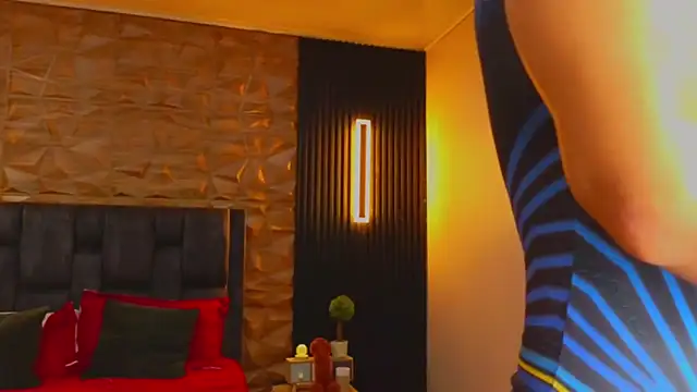 Snapshot of FelipeAndMarcello3 chatting on 03.10.25 FelipeAndMarcello3 online show from 03.10.25