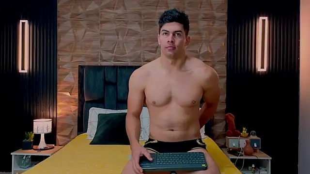 Snapshot of FelipeAndMarcello3 chatting on 09.17.25 FelipeAndMarcello3 online show from 09.17.25