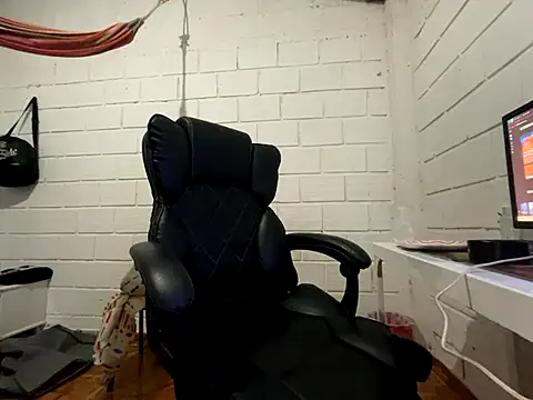 Max TheHorseDick online show from 12.16.25