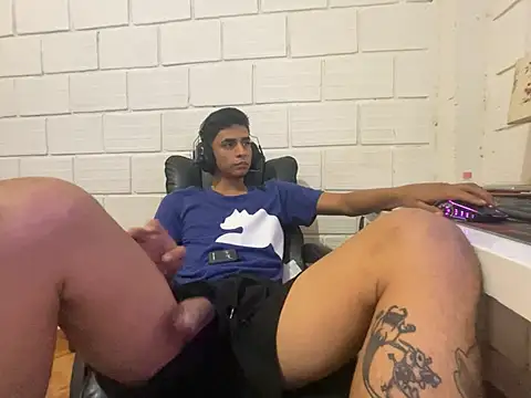 Snapshot of Max_TheHorseDick chatting on 03.08.26 Max TheHorseDick online show from 03.08.26