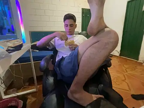 Snapshot of Max_TheHorseDick chatting on 03.18.26 Max TheHorseDick online show from 03.18.26