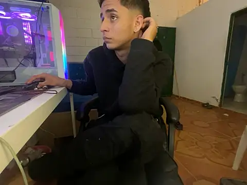 Snapshot of Max_TheHorseDick chatting on 03.20.26 Max TheHorseDick online show from 03.20.26