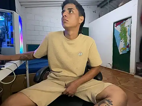 Snapshot of Max_TheHorseDick chatting on 04.14.26 Max TheHorseDick online show from 04.14.26