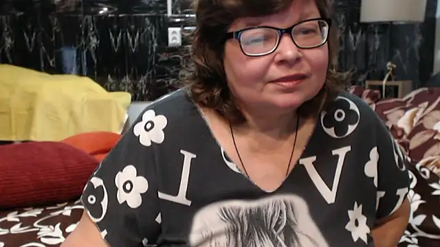 Snapshot of SweetMommaX chatting on 03.14.26 SweetMommaX online show from 03.14.26