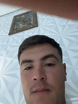 Snapshot of urielpereira chatting on 04.05.26 urielpereira online show from 04.05.26