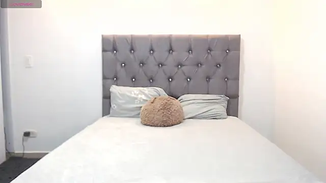 Maya Lewis online show from 03.22.25