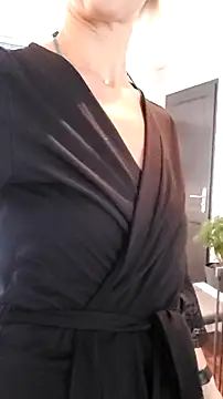 Snapshot of dancing_sexy_doll chatting on 09.21.25 dancing sexy doll online show from 09.21.25