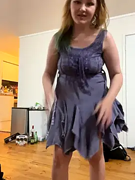 Demure Whore online show from 10.28.25