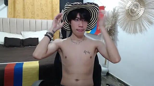 Snapshot of Elio-cam chatting on 06.16.26 Elio-cam online show from 06.16.26