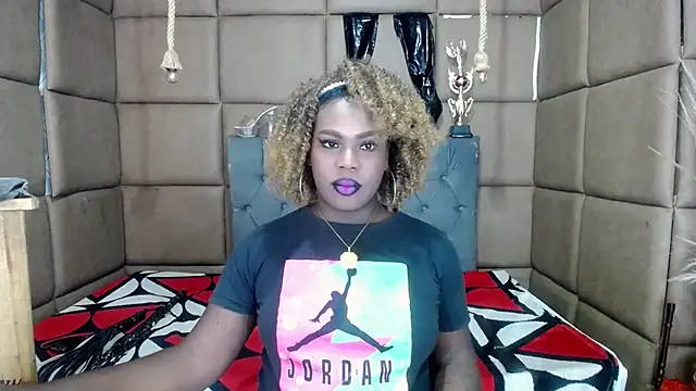 Snapshot of CatrinaGill chatting on 10.02.25 CatrinaGill online show from 10.02.25