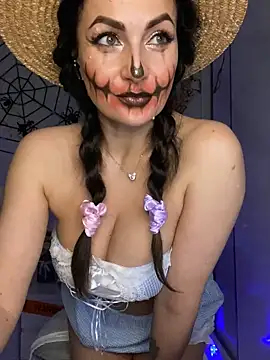 Snapshot of ImperialRice chatting on 10.30.25 ImperialRice online show from 10.30.25