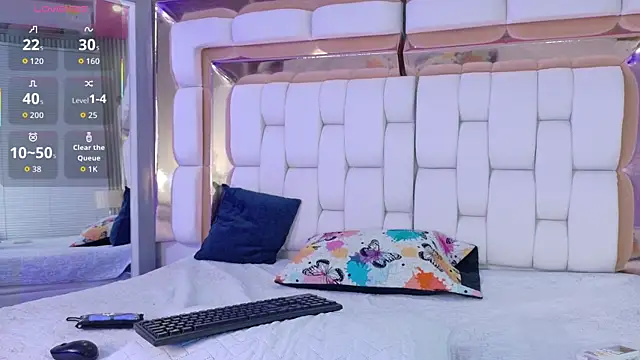 Snapshot of sexysistter chatting on 11.11.25 sexysistter online show from 11.11.25