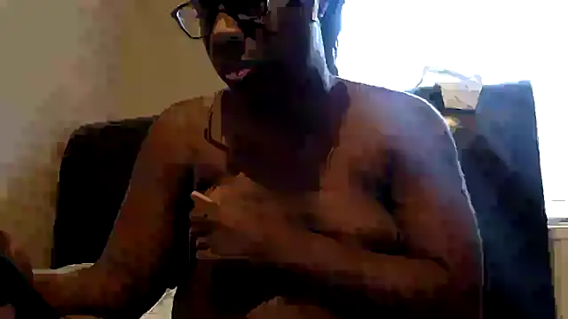 Snapshot of blacksexybeauty31 chatting on 03.10.25 blacksexybeauty31 online show from 03.10.25