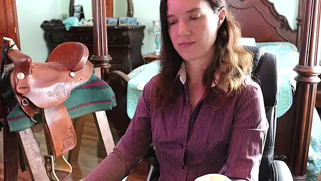 Snapshot of thornburyrose chatting on 12.16.25 thornburyrose online show from 12.16.25