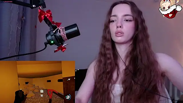 Snapshot of Weeissy chatting on 12.28.24 Weeissy online show from 12.28.24