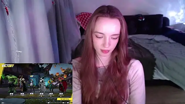 Snapshot of Weeissy chatting on 02.01.25 Weeissy online show from 02.01.25