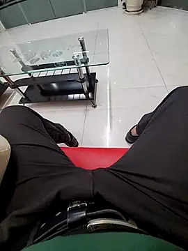 Snapshot of chaunguyen1993 chatting on 12.16.25 chaunguyen1993 online show from 12.16.25