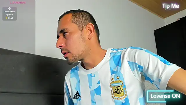 jhonyalzate2 online show from 04.13.26