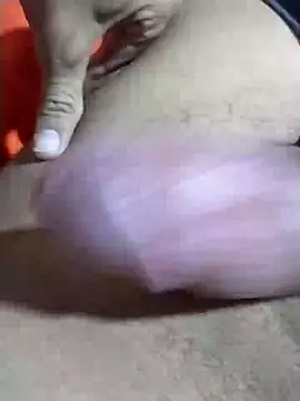 Lachuchaenlacara1988 online show from 12.30.24