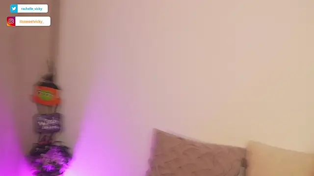 Snapshot of vicky_rachell chatting on 10.31.25 vicky rachell online show from 10.31.25