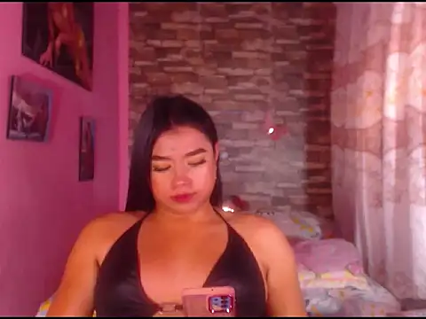 katrinawillff online show from 02.18.25