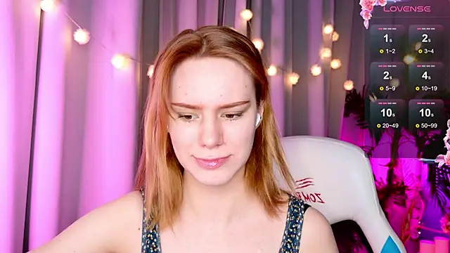 Snapshot of Ramona___ chatting on 01.10.25 Ramona online show from 01.10.25