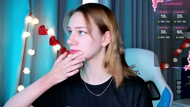 Snapshot of Ramona___ chatting on 02.17.25 Ramona online show from 02.17.25