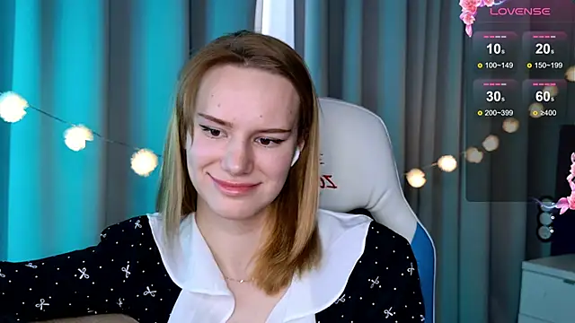 Snapshot of Ramona___ chatting on 03.03.25 Ramona online show from 03.03.25