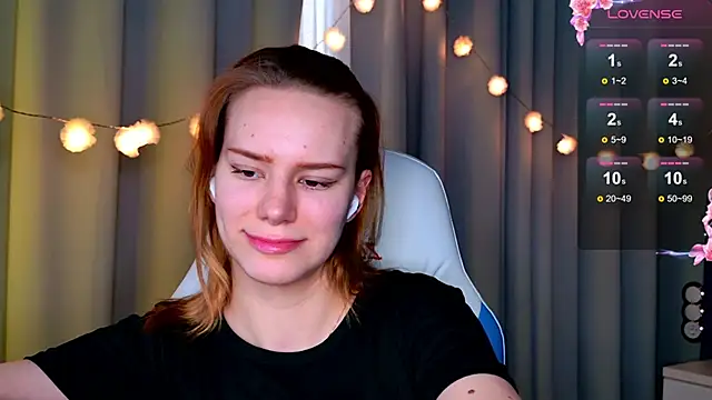 Snapshot of Ramona___ chatting on 03.12.25 Ramona online show from 03.12.25