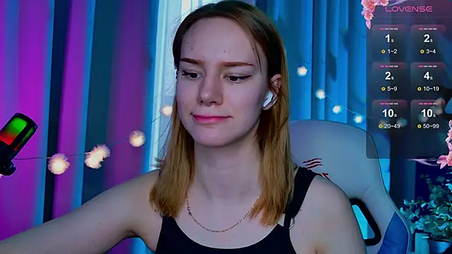 Snapshot of Ramona___ chatting on 03.18.25 Ramona online show from 03.18.25