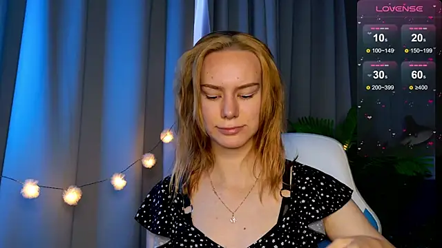 Snapshot of Ramona___ chatting on 09.11.25 Ramona online show from 09.11.25