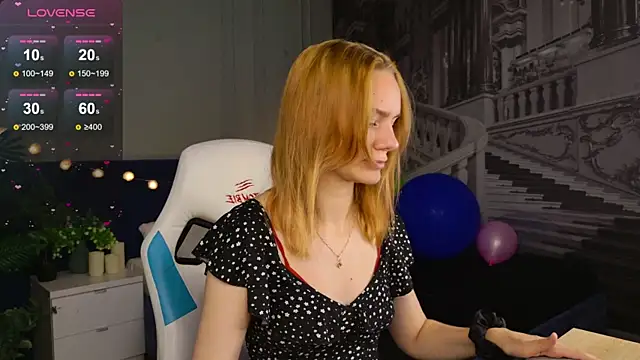 Snapshot of Ramona___ chatting on 09.17.25 Ramona online show from 09.17.25