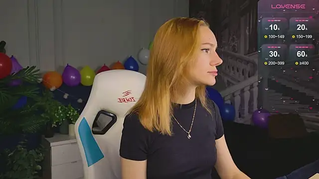 Snapshot of Ramona___ chatting on 09.18.25 Ramona online show from 09.18.25